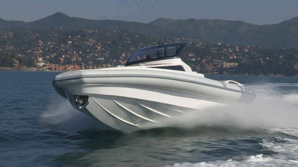 The Boat Show | Pirelli Pzero 1400