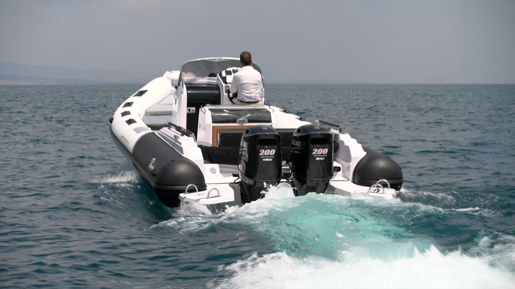 The Boat Show | Ranieri Cayman 28 Sport Touring