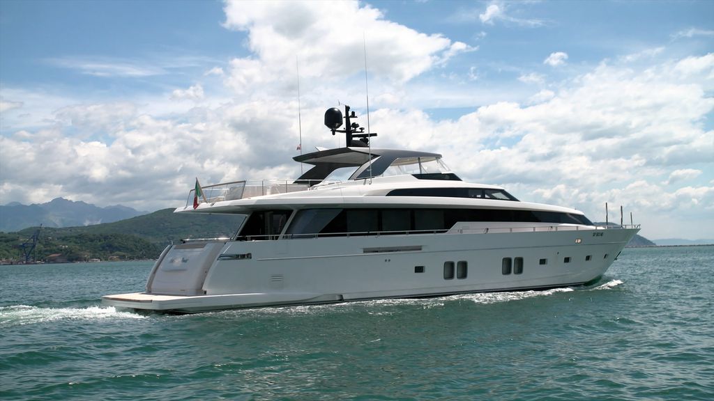 The Boat Show | San Lorenzo SL106 - Hybrid Power